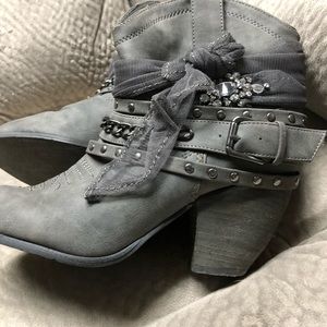 Size 8 Not Rated Gray Boots